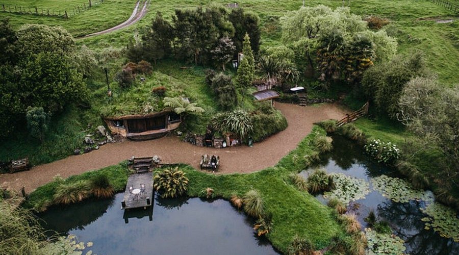 Underhill Valley, Waikato — The Hobbit Hole That Couples Actually Want